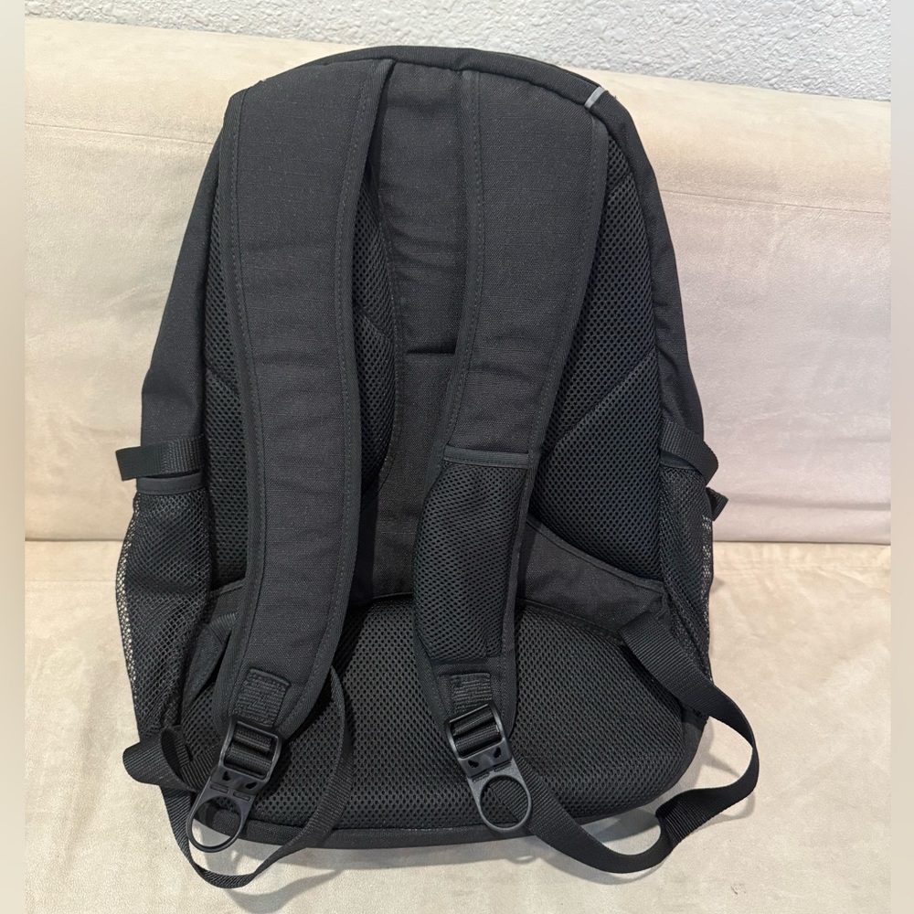 Basic Black‎ Backpack for Men - Picture 4 of 7